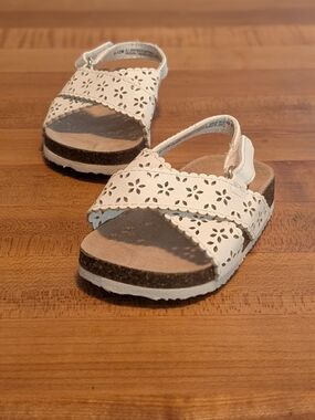 Place White Floral Cutout Baby Sandals
